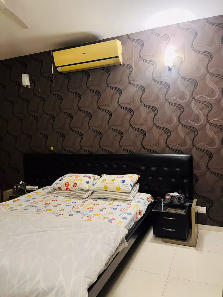 king room · Bedroom